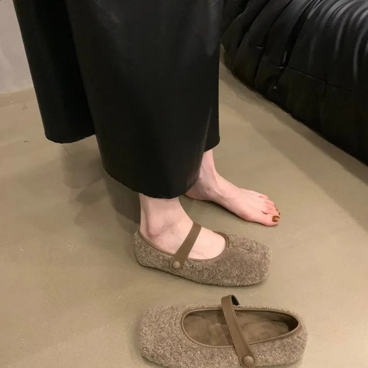 Womens shoes autumn Loafers fur Modis round toe womens shoes soft casual sports shoes autumn comfortable 2024 dress Moccasin lace 240914