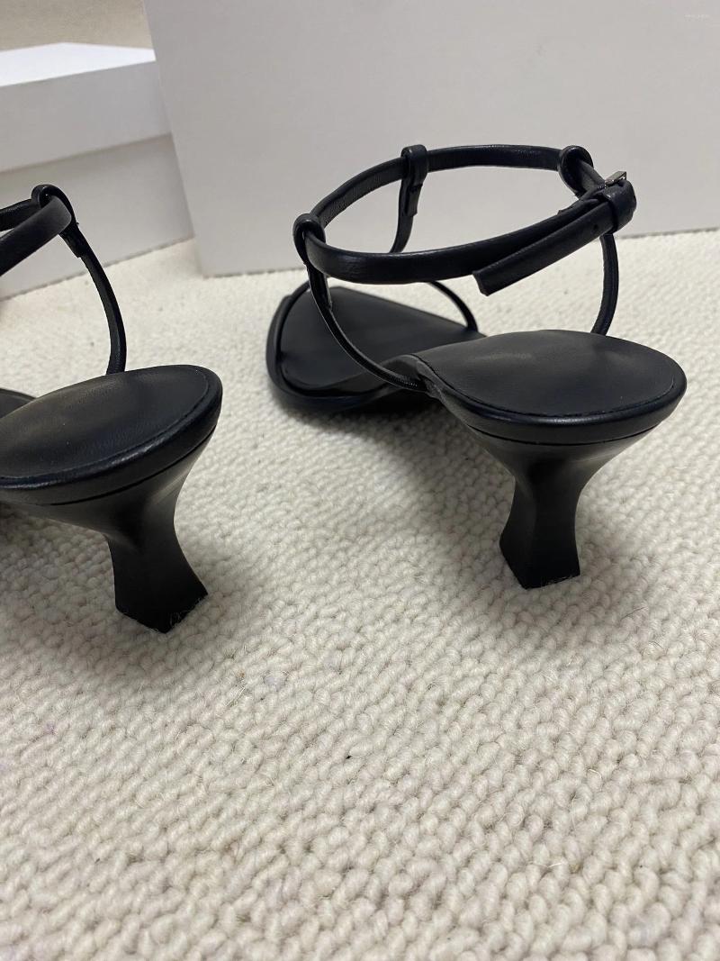 Sandals Low Heel T-strap Design Fashionable Versatile 2024