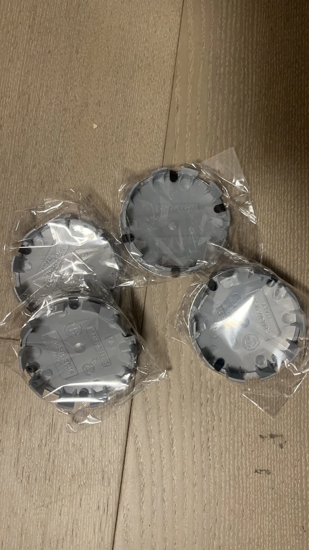 8 pcs BMW blue white 68mm 10 pin Wheel Covers Center Cap Auto Blue White Black Full Black Rim Logo Badge Cover Emblem 320 525 X3 X5 X6 36136783536