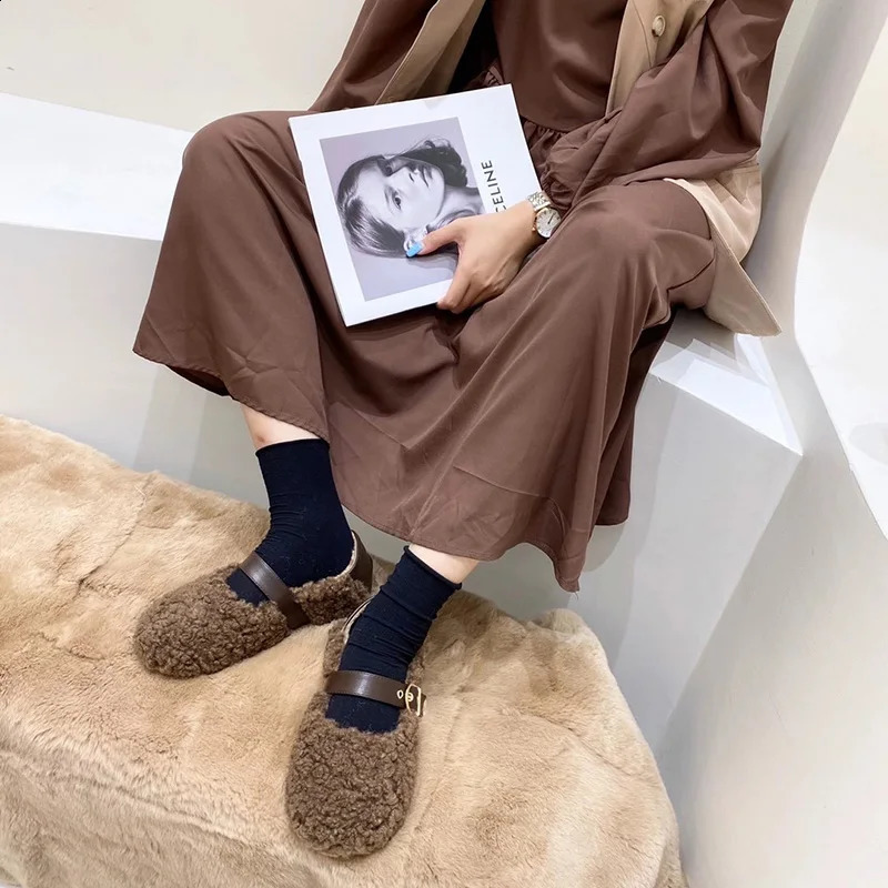 er Retro Womens Fur Flat Shoes Fashion Shallow Belt Buckle Shoes Spring and Autumn Elegant Womens Warm Shoes 240914