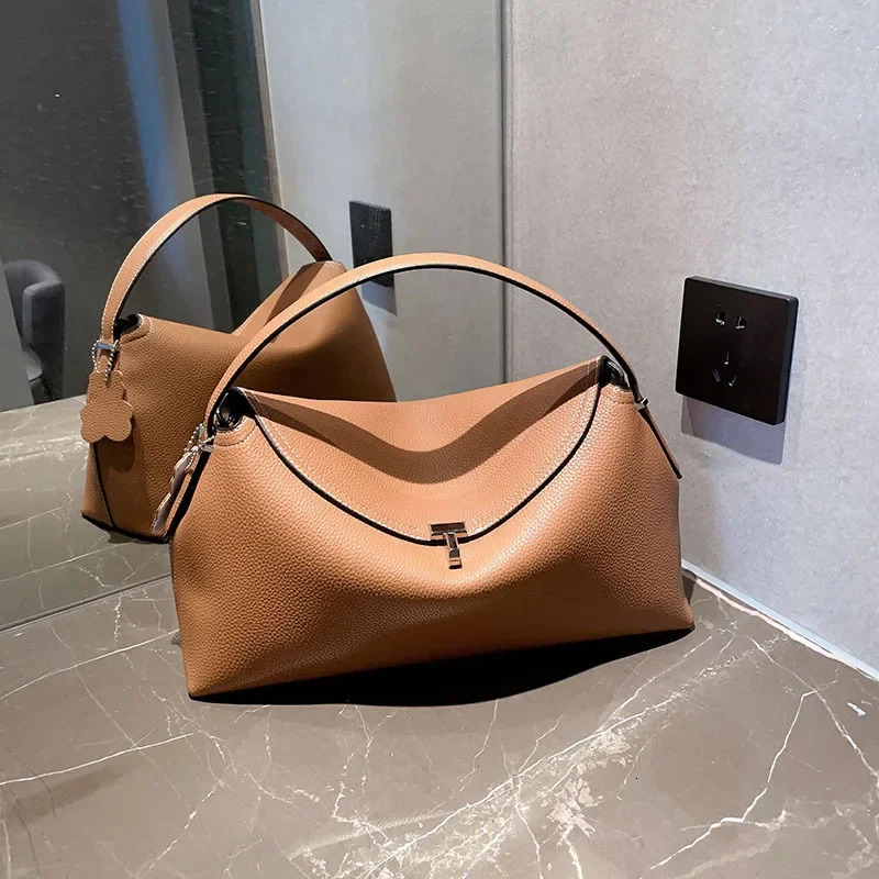 Women's Hot Designer Tote Bags: Elegant Faux Leather Commuter Bag New With Adjustable Crossbody Strap - Lightweight For Daily Use Fashion bags