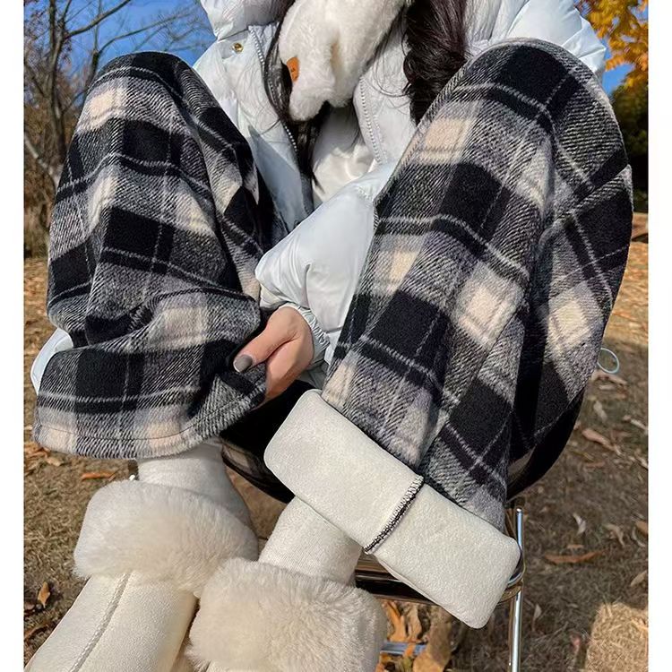 Black-and-white contrast plaid pants women's autumn and winter 2023 new plush padded lazy high waist drooping woolen mop pants