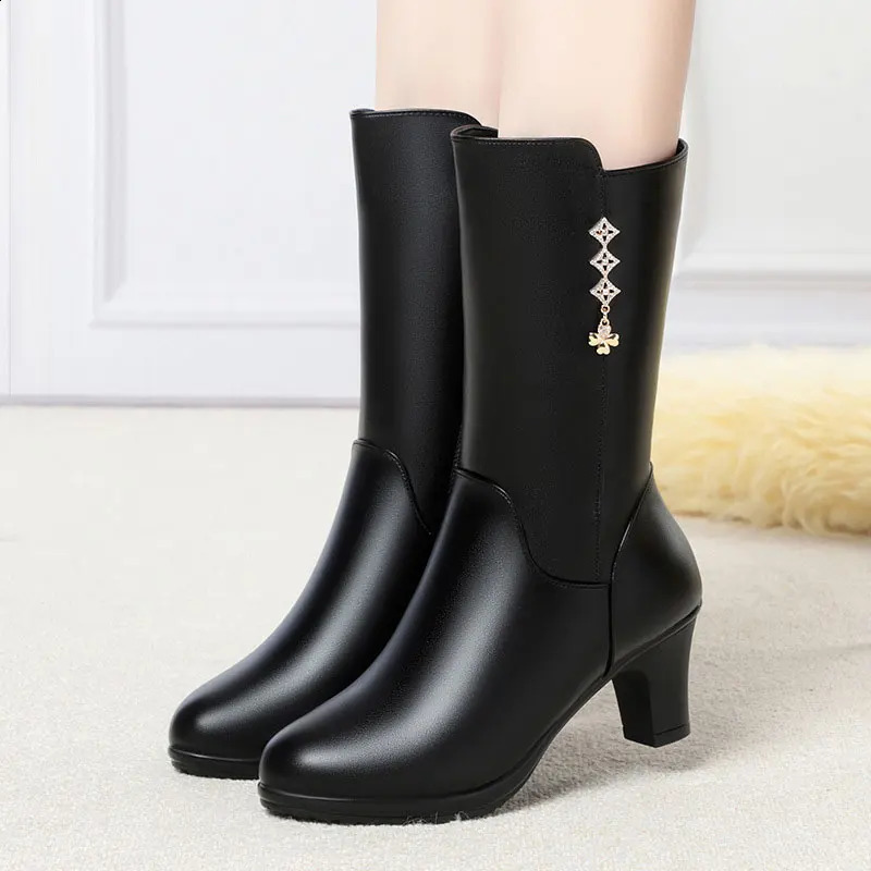 Womens boots winter warm soft fashion leather womens boots high heels plush trend mid-range zipper round toe boots 240914