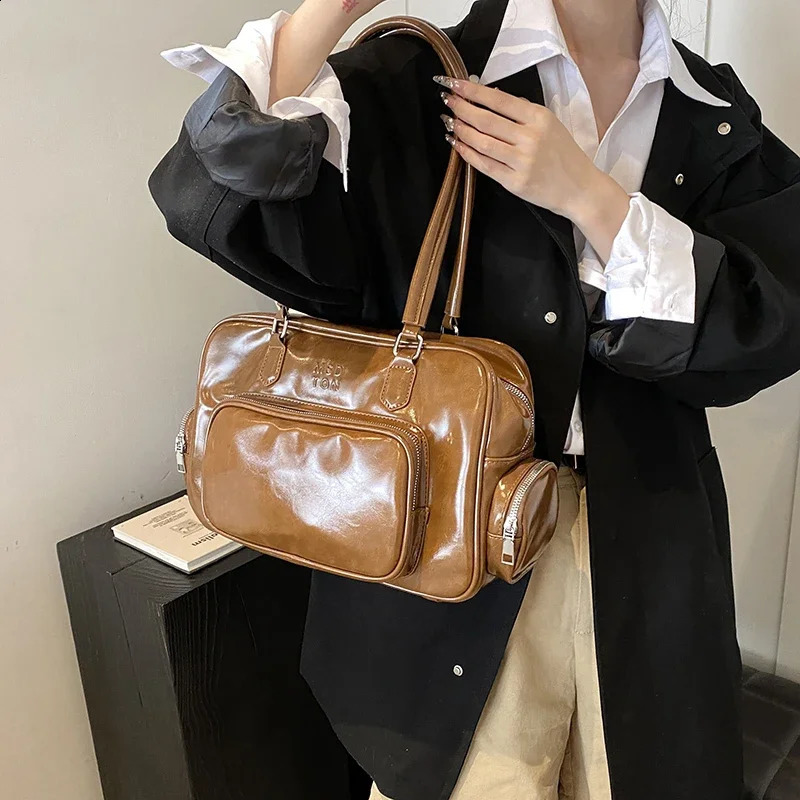 LEFTSIDE Korean Fashion PU Leather Tote for Women 2024 Winter Y2K Tend Female Simple Shoulder Bag Handbags and Purses 240906 4683 4