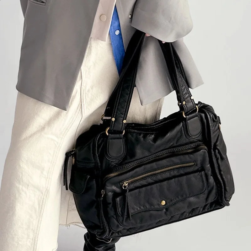 Womens fashionable retro Y2K old motorcycle bag with multiple pockets washing girl shoulder messenger 240913