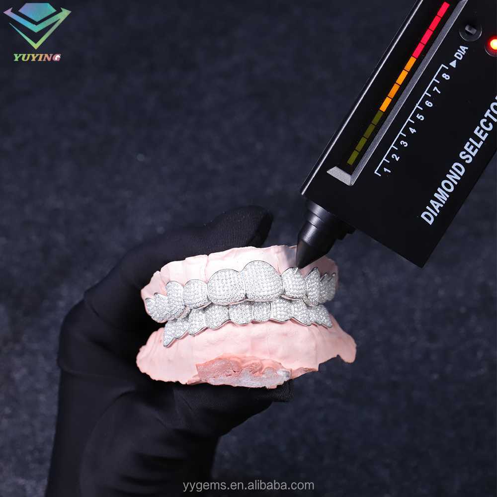 Yu Ying Custom Diamond Grillz Hip Hop 18K Gold Plated Iced Out Moissanite Diamond Grillz for Teeth