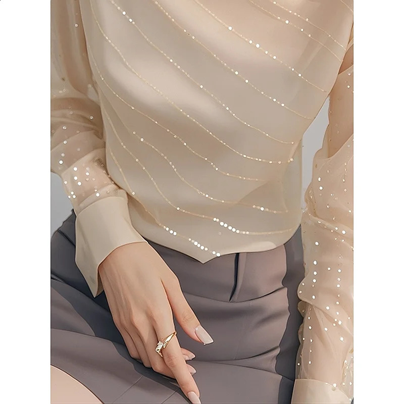 Autumn steel belt half high neck long sleeved Tshirt for women fashionable printed floral at the bottom 240913