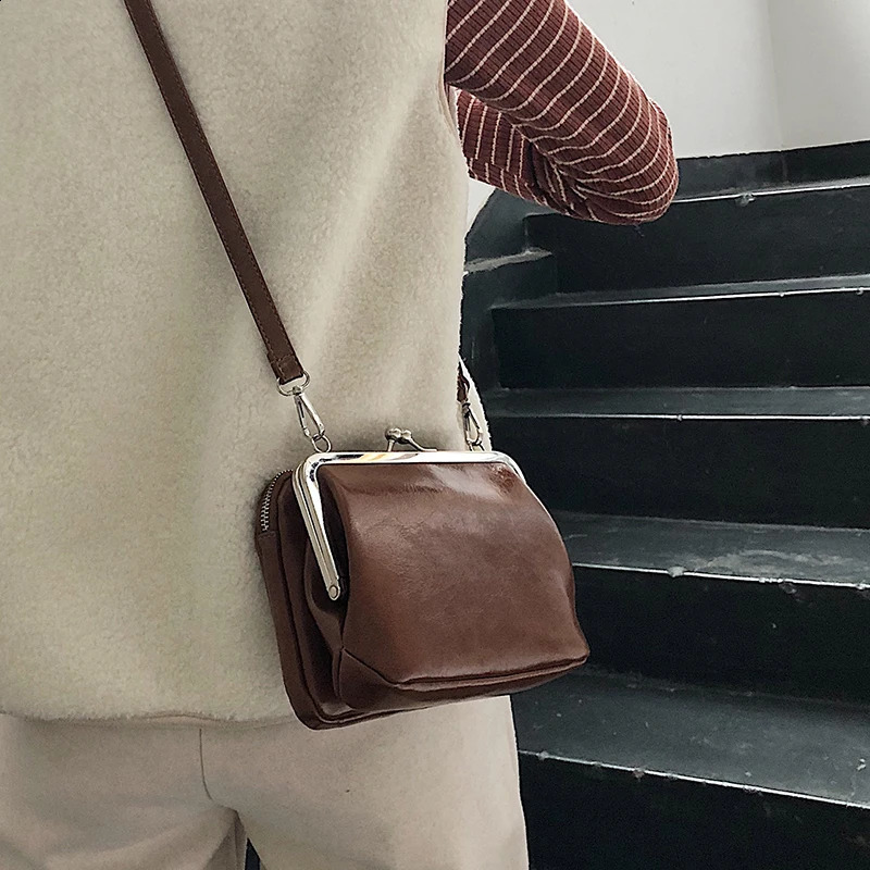 Fashionable retro clip black small pocket PU leather crossover clutch bag womens wallet messenger handbag 240913