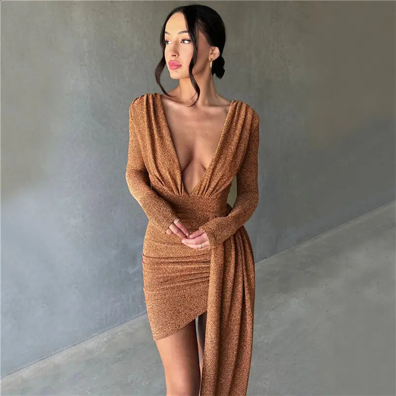 Elegant and exquisite deep Vneck dress suitable for womens weight loss slimming Irregular sexy hip hugging short skirt 240913