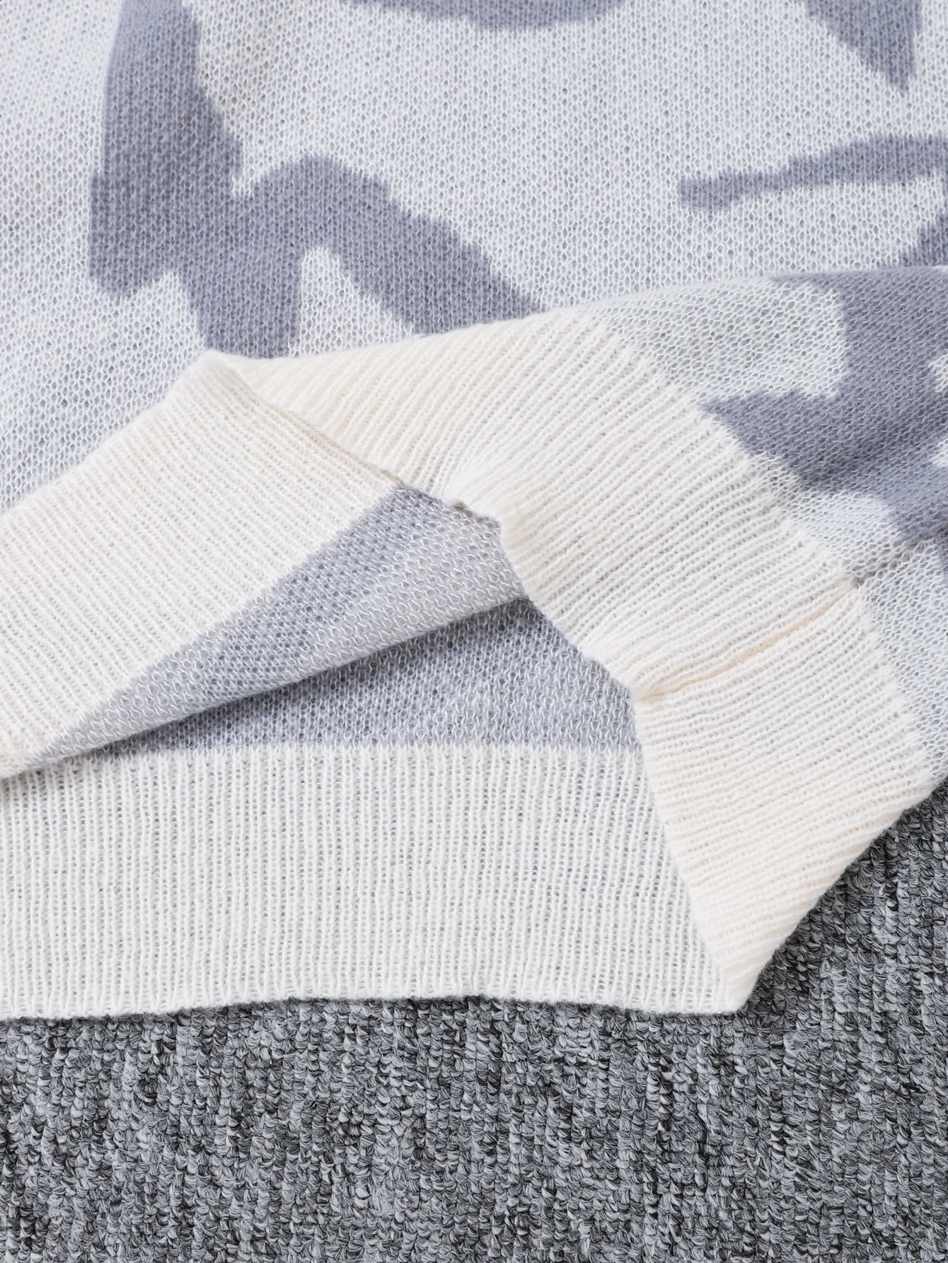 Spring Autumn Graffiti Jacquard Pattern Pullover Sweater Casual Round Neck Contrast Color Knitted Mens 240915