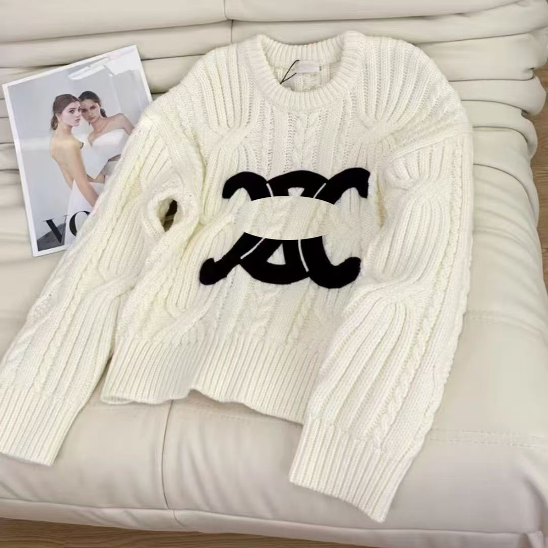 Retro soft glutinous twist sweater with ladies in autumn and winter 2024 new loose slim lazy wind thickened sweater.