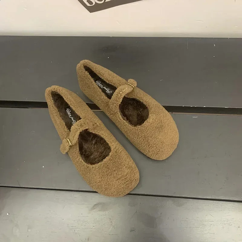 2024 Spring Lambhair Womens Apartment Shoes Fashion Round Toe Shallow Buckle Womens Apartment Comfortable Outdoor Steel Style Shoes 240914