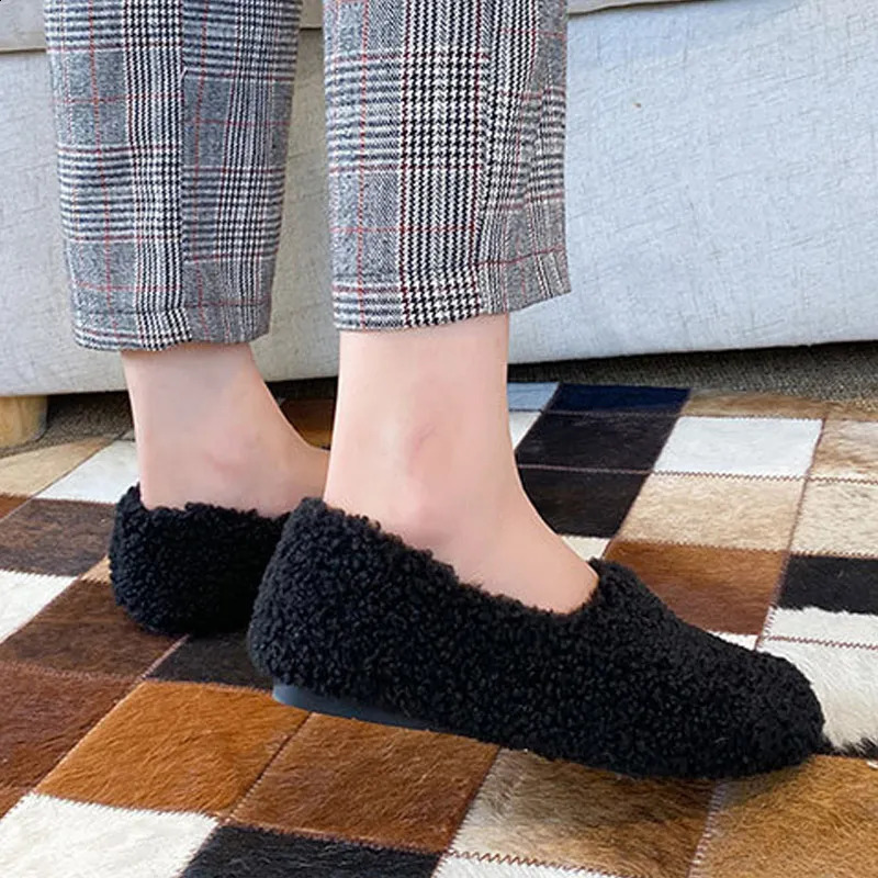 Winter womens cotton shoes orchid cotton Moccasins warm plush womens soft cushion curled wool leather womens flat shoes large size 33-43 240914