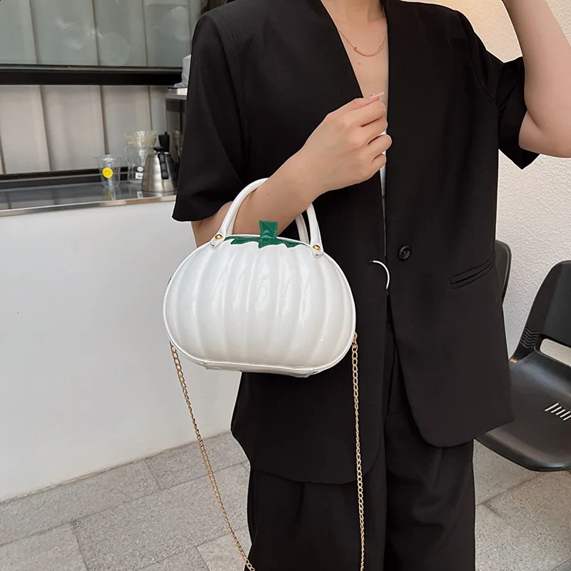 Womens pumpkin shaped handbag Versatile creative shoulder bag fashionable and adorable multifunctional waterproof Halloween handbag 240912