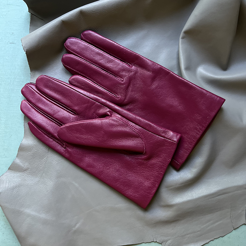 Fashion fuchsia genuine leather gloves, the first layer of sheepskin, whole leather production, ladies lambskin gloves