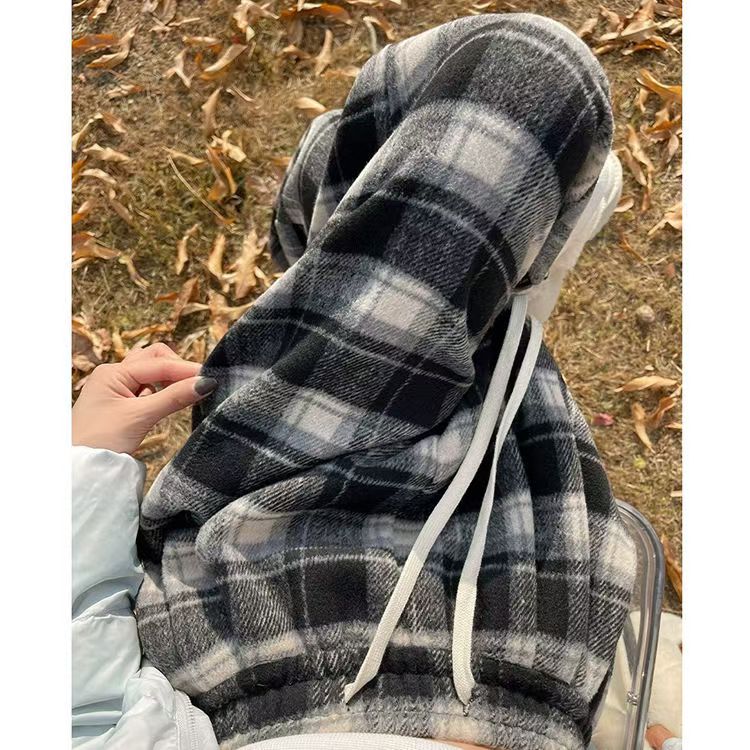 Black-and-white contrast plaid pants women's autumn and winter 2023 new plush padded lazy high waist drooping woolen mop pants