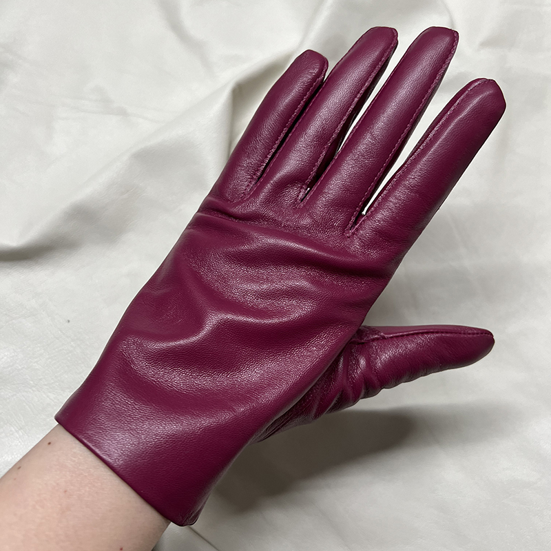 Fashion fuchsia genuine leather gloves, the first layer of sheepskin, whole leather production, ladies lambskin gloves