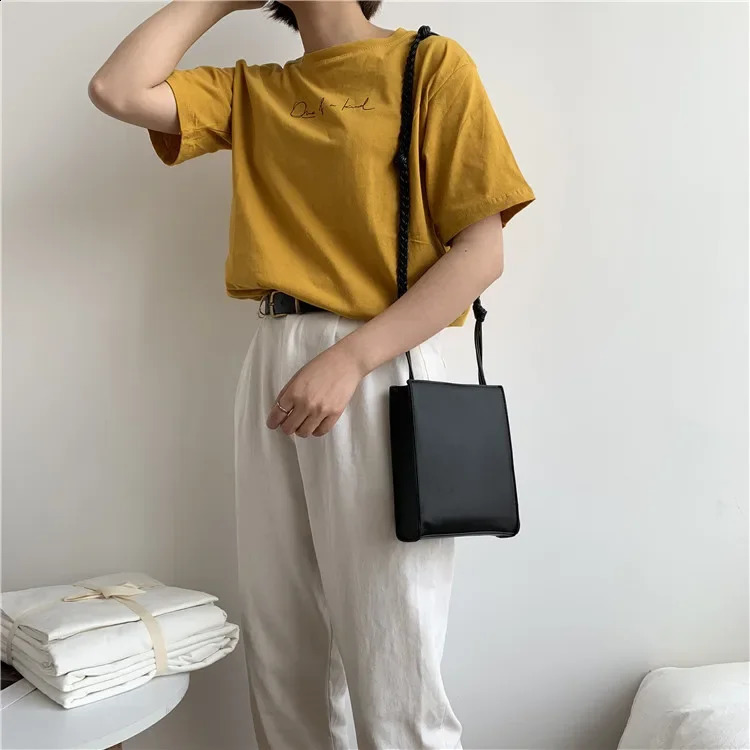 Fashion Womens Clothing Student Diagonal Solid Korean Edition Creative Personalized Bag Womens Trendy Small Bag 240912