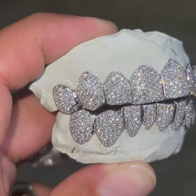 Made Personalized VVS Moissanite Dia Dental Grills Mens Hip Hop Jewelry Sterg Sier Iced Out Grillz For Teeth