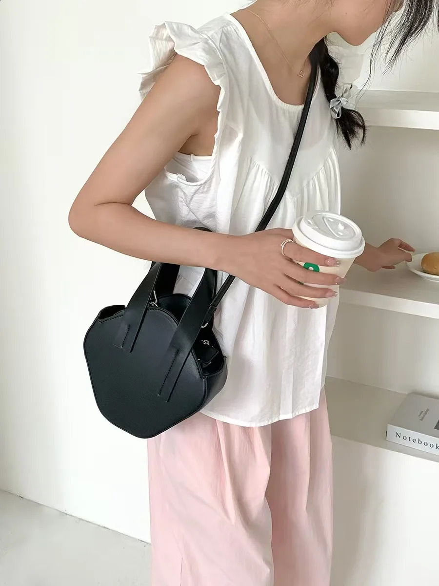 Niche irregular handbag cute womens handbag personalized creative small handbag casual simple shoulder bag 240912