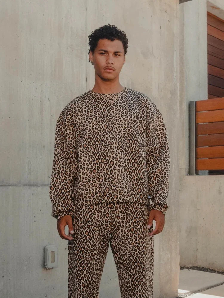 DEEPTOWN Leopard Print Sweatshirt American Retro 90s Wide Leg Leopard Pants Winter Warm Two Piece Sweatshirt Set Unisex Clothing 240918