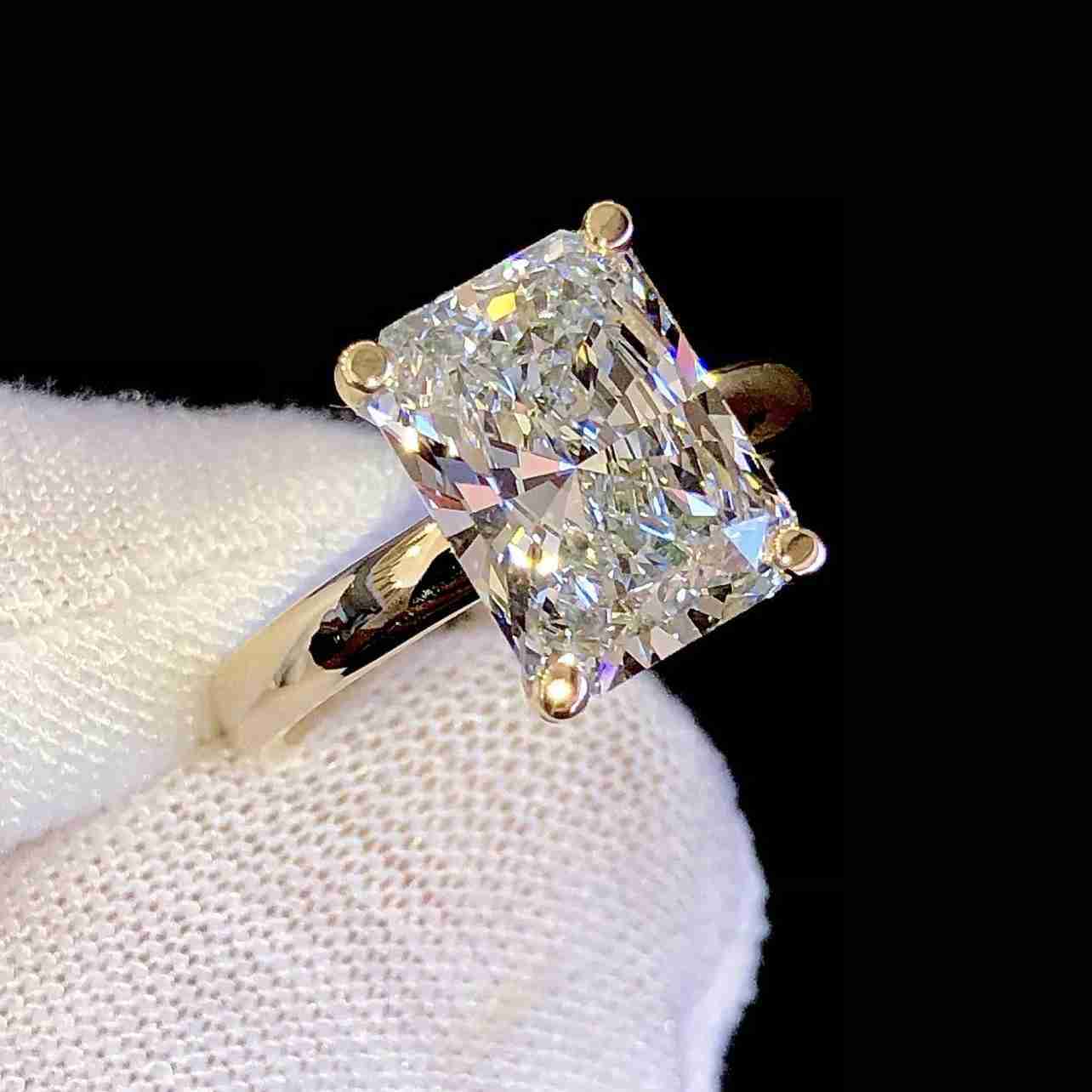 New Trendy White Gold Plated 925 Sterling Silver 18K Solid Gold High Quality D Color Vvs Moissanite Diamond Engagement Rings