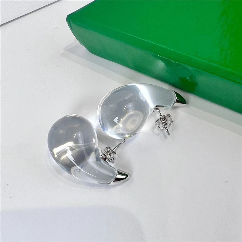 Hangzhi Retro Transparent Resin Large Earrings Transparent Water Drop Elegant Metal Short and Fat Jewelry Gift French Women Style 240918
