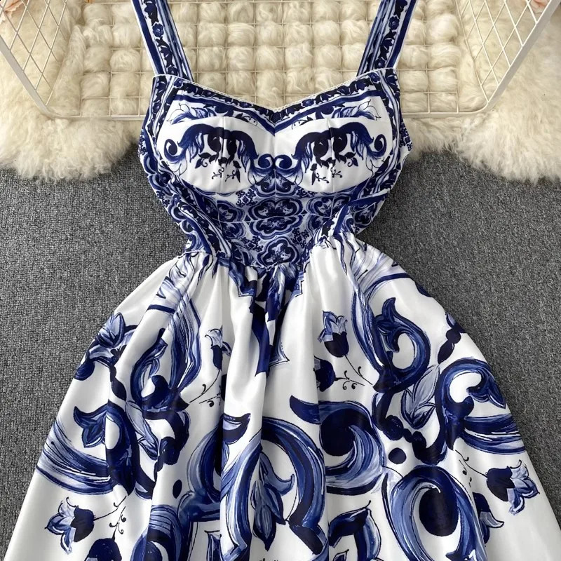 Womens VNeck Red Blue and White Print Spaghetti Strap Holiday Maxi Dress Summer Runway Floral Vacation Long Robes 240918