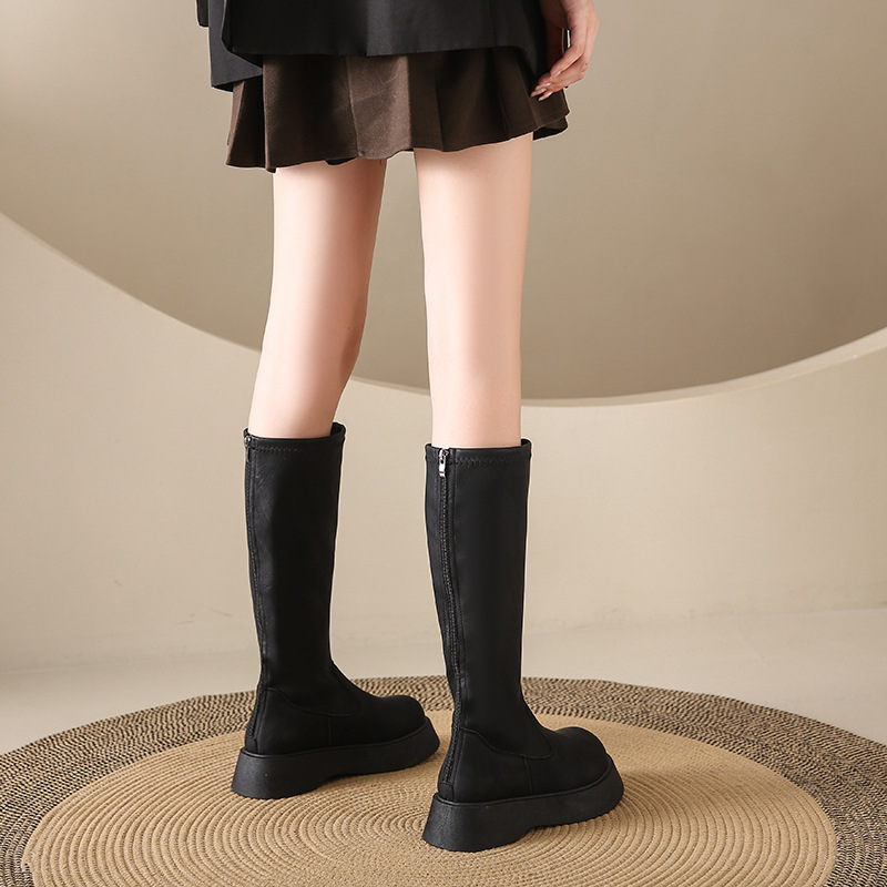 Winter Fashion Boots: Stylish and Functional Footwear for Women 2483