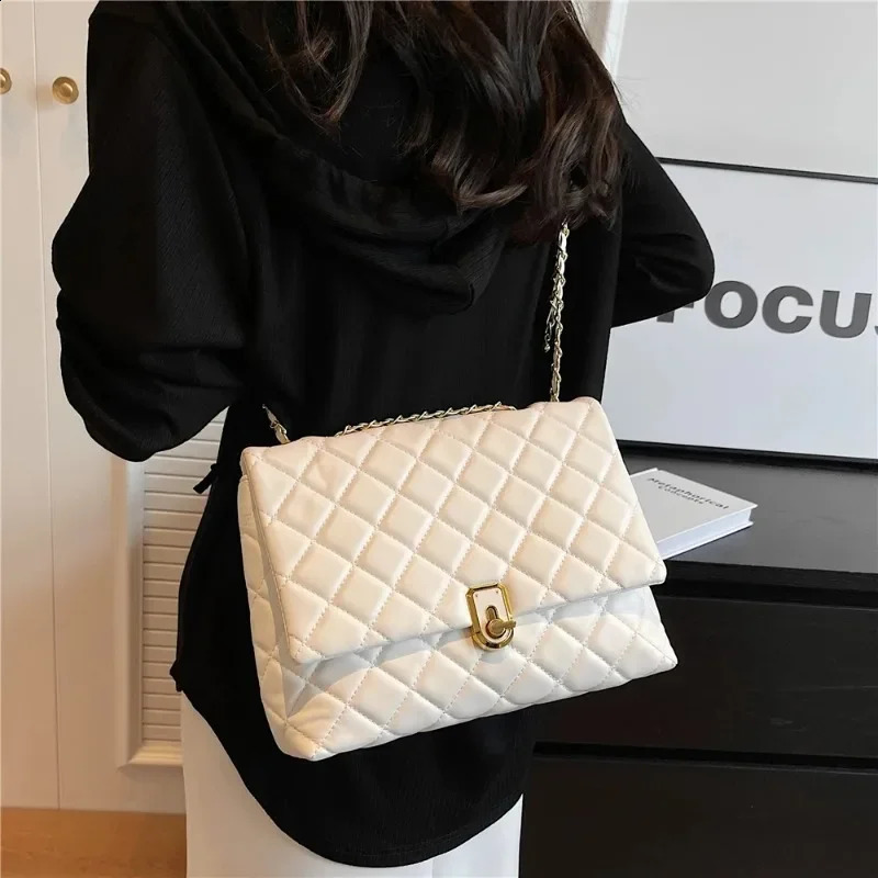 Burminsa bedding large chain shoulder bag for women cross body bag PU leather womens handbag black and white 240918