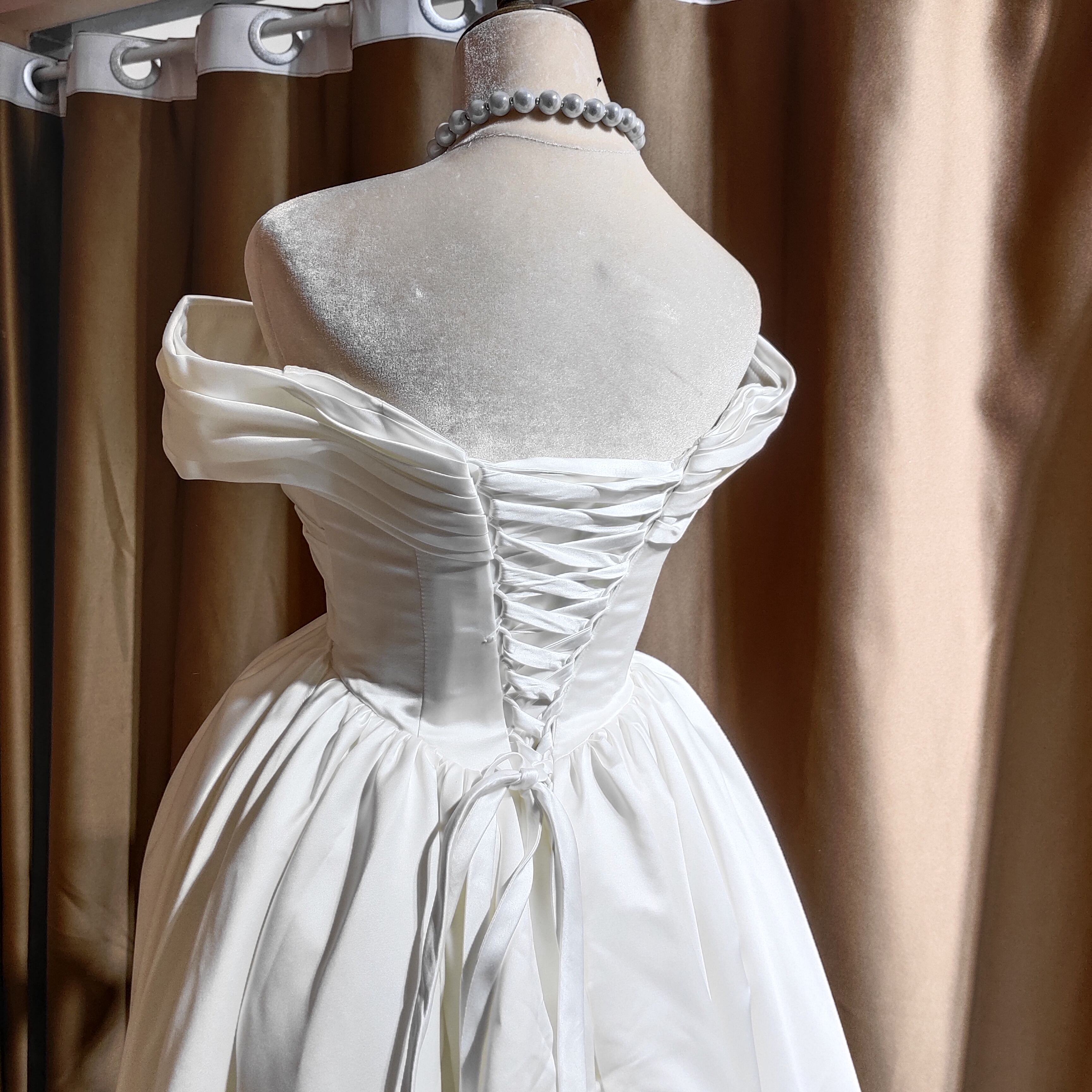 Designer Satin Strapless Off The Shoulder Wedding Dress with Long Train for Garden Church Ceremony