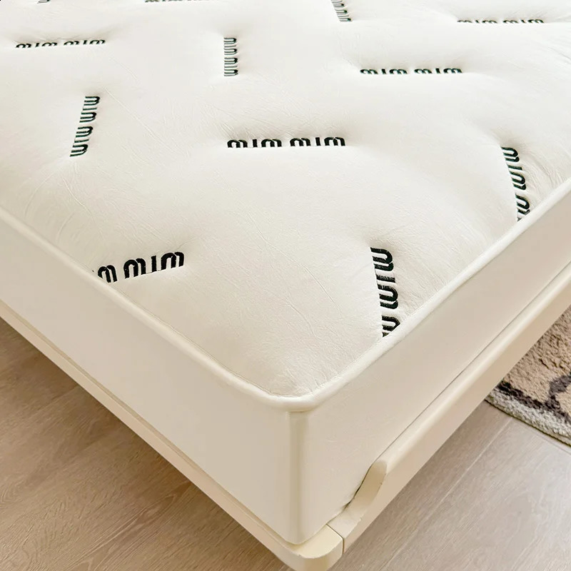 Sheet 1 piece of bedding cover with white letters embroidered bed cover single/large/large mattress protector thick bed cover 240918