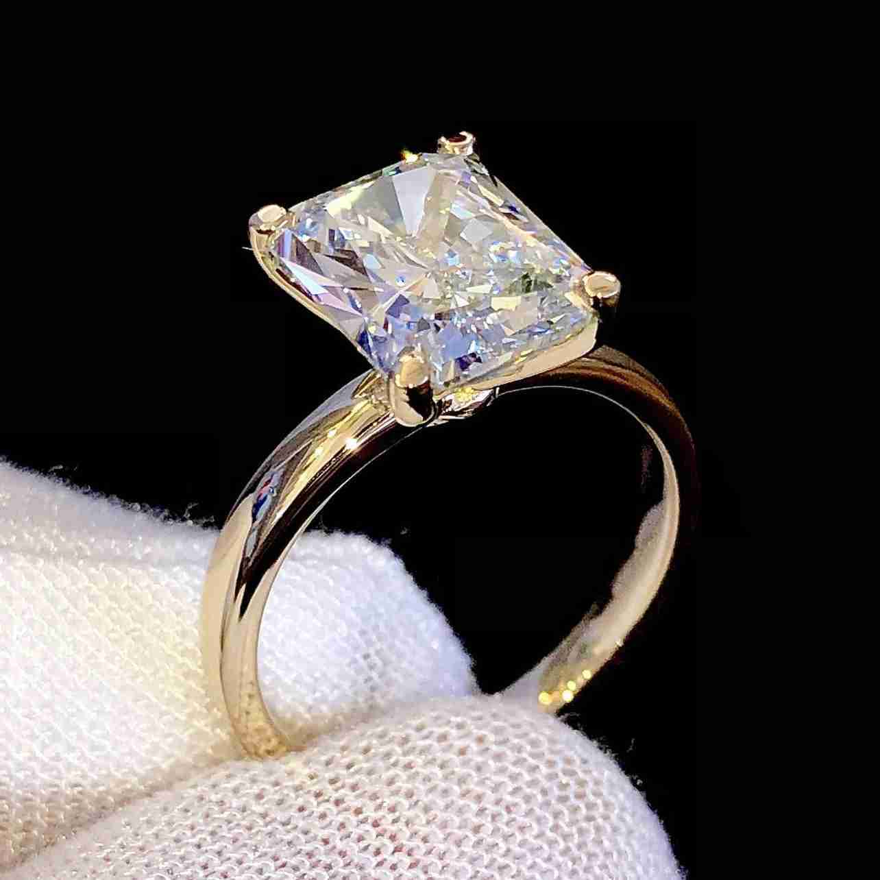 New Trendy White Gold Plated 925 Sterling Silver 18K Solid Gold High Quality D Color Vvs Moissanite Diamond Engagement Rings