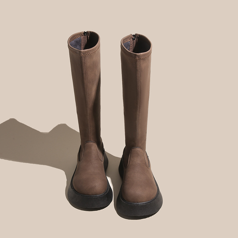 Winter Fashion Boots: Stylish and Functional Footwear for Women 2483