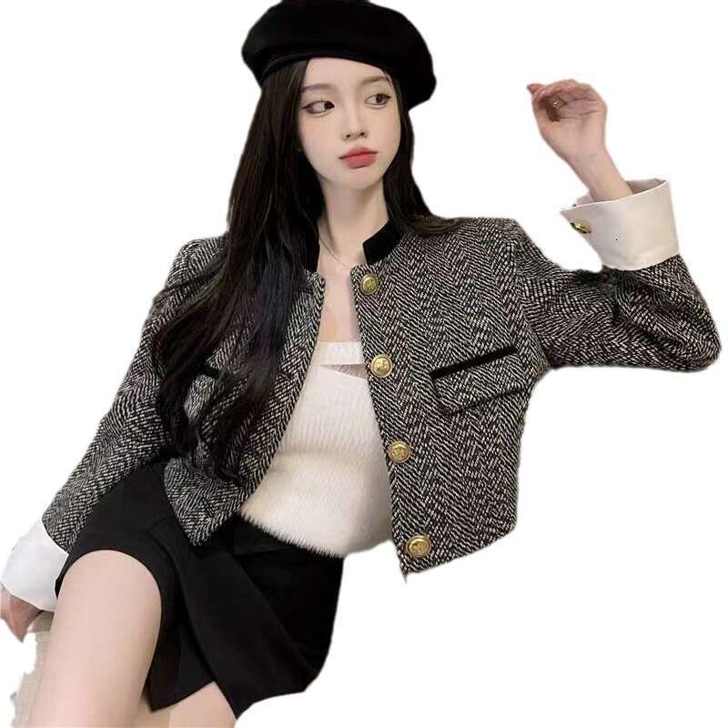 French Hepburn small fragrance temperament high-end coat socialite style niche fashion short top 24 autumn