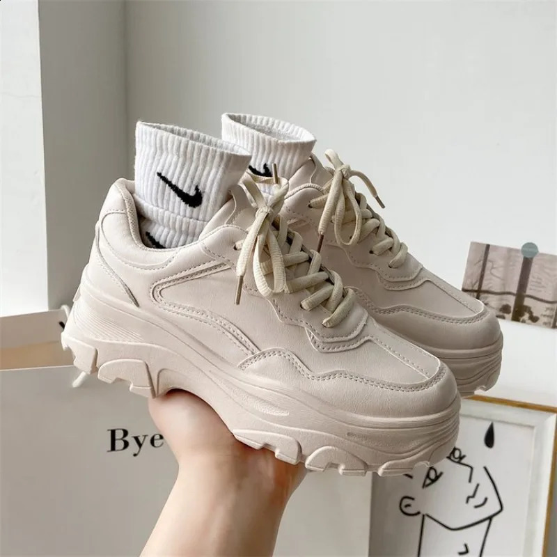 Womens leather flat shoes autumn fashion lace casual fashion thick sole breathable inner high circular toe white sports shoes 240918