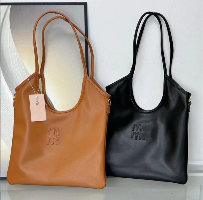 Luxury Half Moon Bag Smooth Leather Tote Crossbody Zip Closure Women Hobo Handbags Ladies Underarm Shoulder Bags Purse Double Letters Shopping Bags