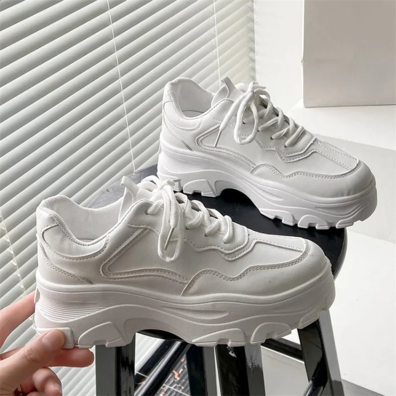 Womens leather flat shoes autumn fashion lace casual fashion thick sole breathable inner high circular toe white sports shoes 240918
