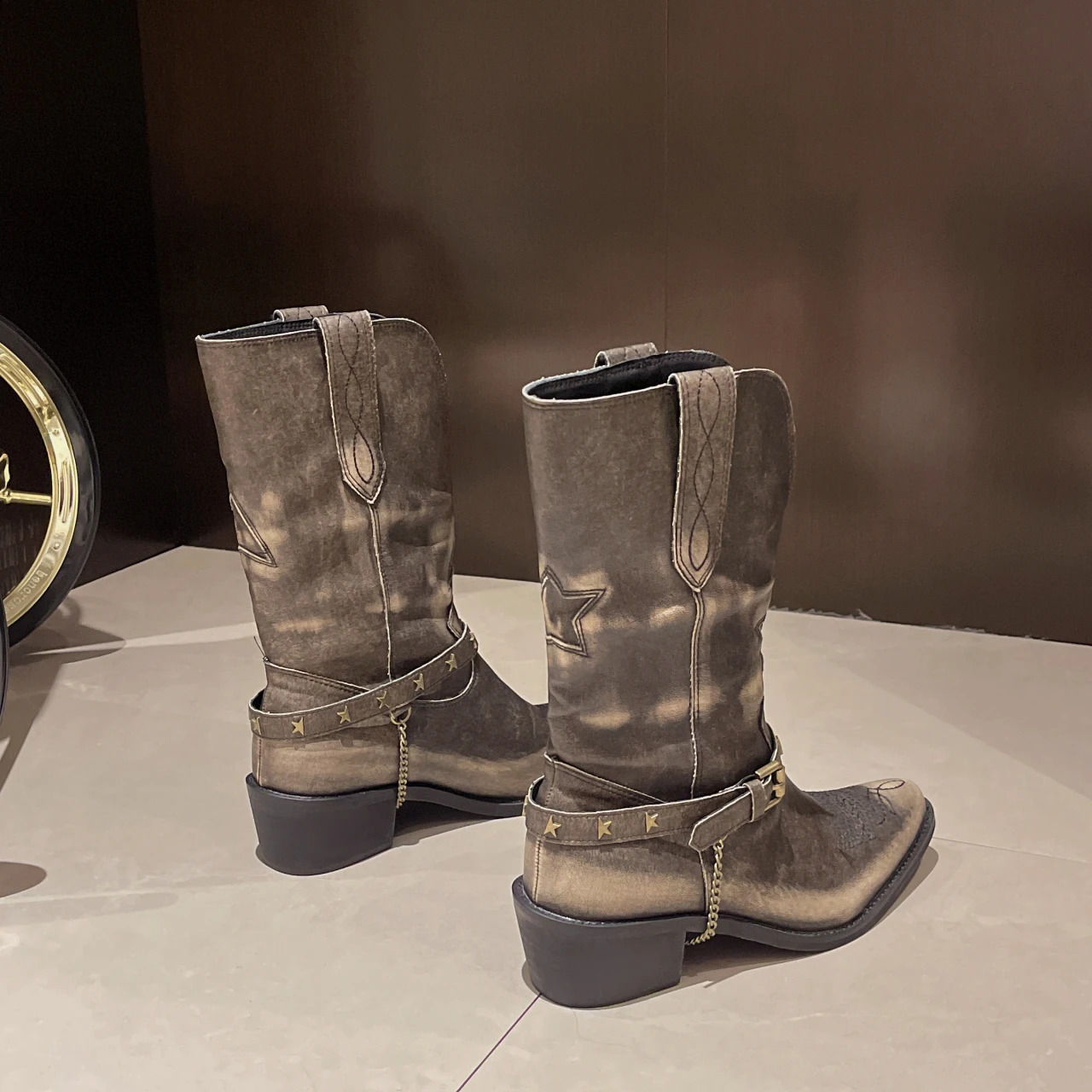 2024 Retro Cowboy Girl Western Womens Boots Metal Chain Cowboy Boots Fashion Music Festival Womens Shoes Small Leg Boots 240914