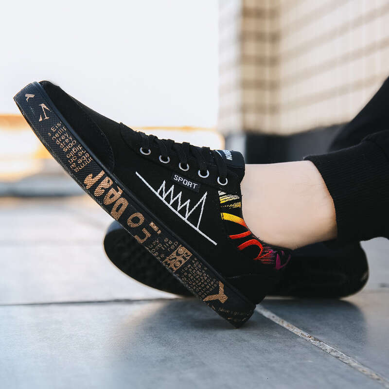 Graffiti Canvas Men Breathable Flat Casual Shoes Outdoor Comfortable Walking Sneakers New Student Shoe atos Hombre