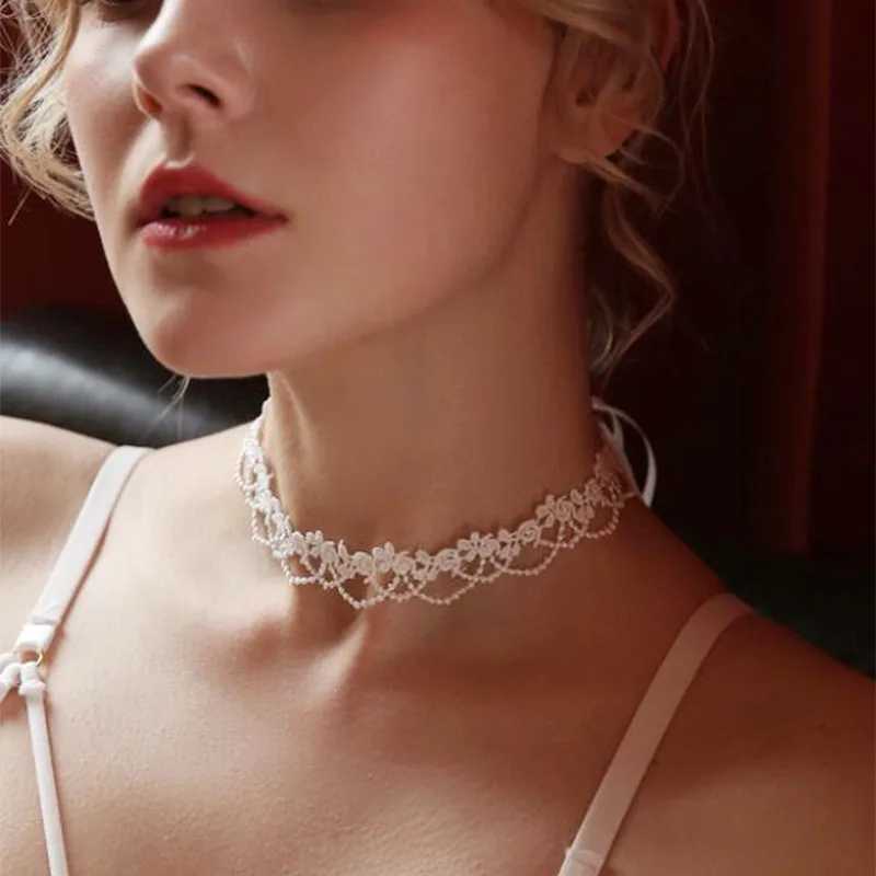 Sweet New Wavy Flower White Lace Imitation Pearl Pendant Clavicle Chain Choker Necklace for Women Wedding JewelryX240918