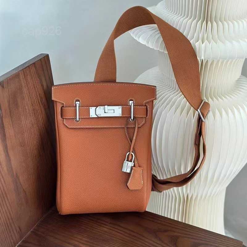 Backpack Fashion latest high-end lychee leather super cool crossbody chest bag sports fitness bag 17*8*26
