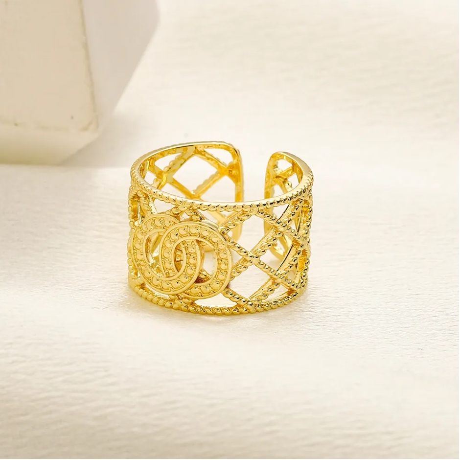 Top Quality Classic Letter Rings for Mens Womens Fashion Extravagant Designer Geometry Antique Silver Ring Copper Opening Adjustable Jewelry