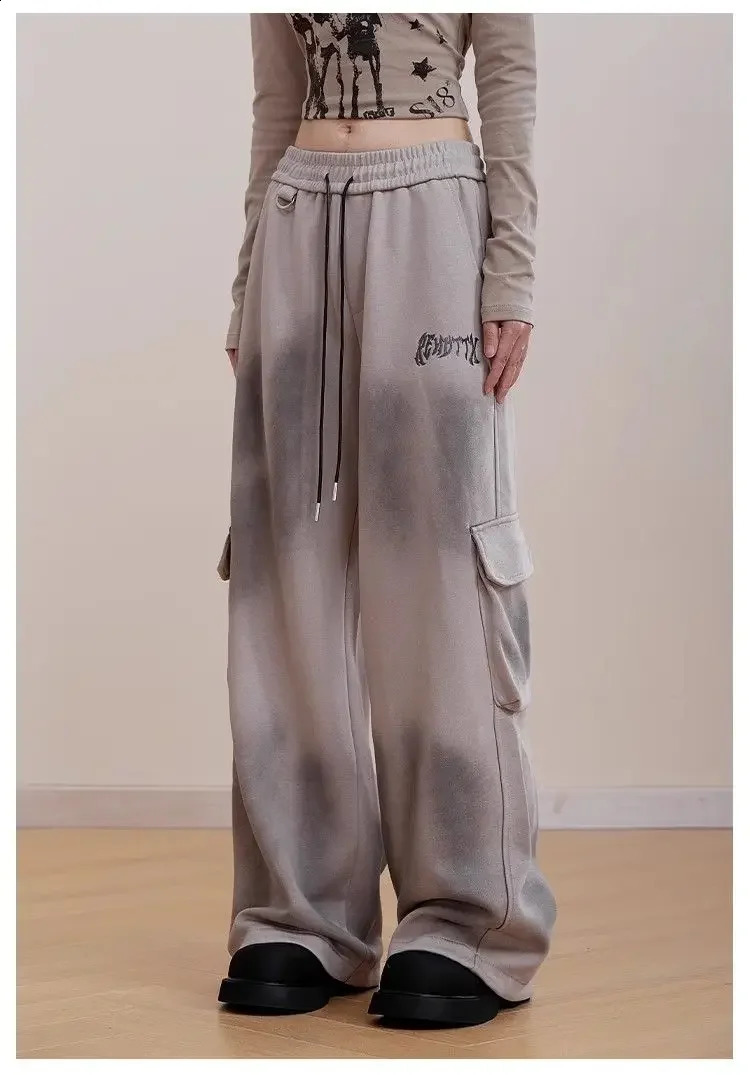 American high street personalized straight leg trendy multi pocket sports pants for men and women autumn loose casual pants y2k 240911