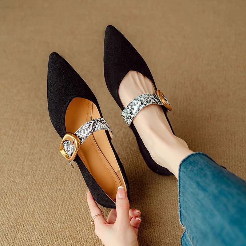 Matte soft leather pointed mid heeled shoes women's French retro slim heeled Mary Jane shoes versatile one-piece buckle with high heels