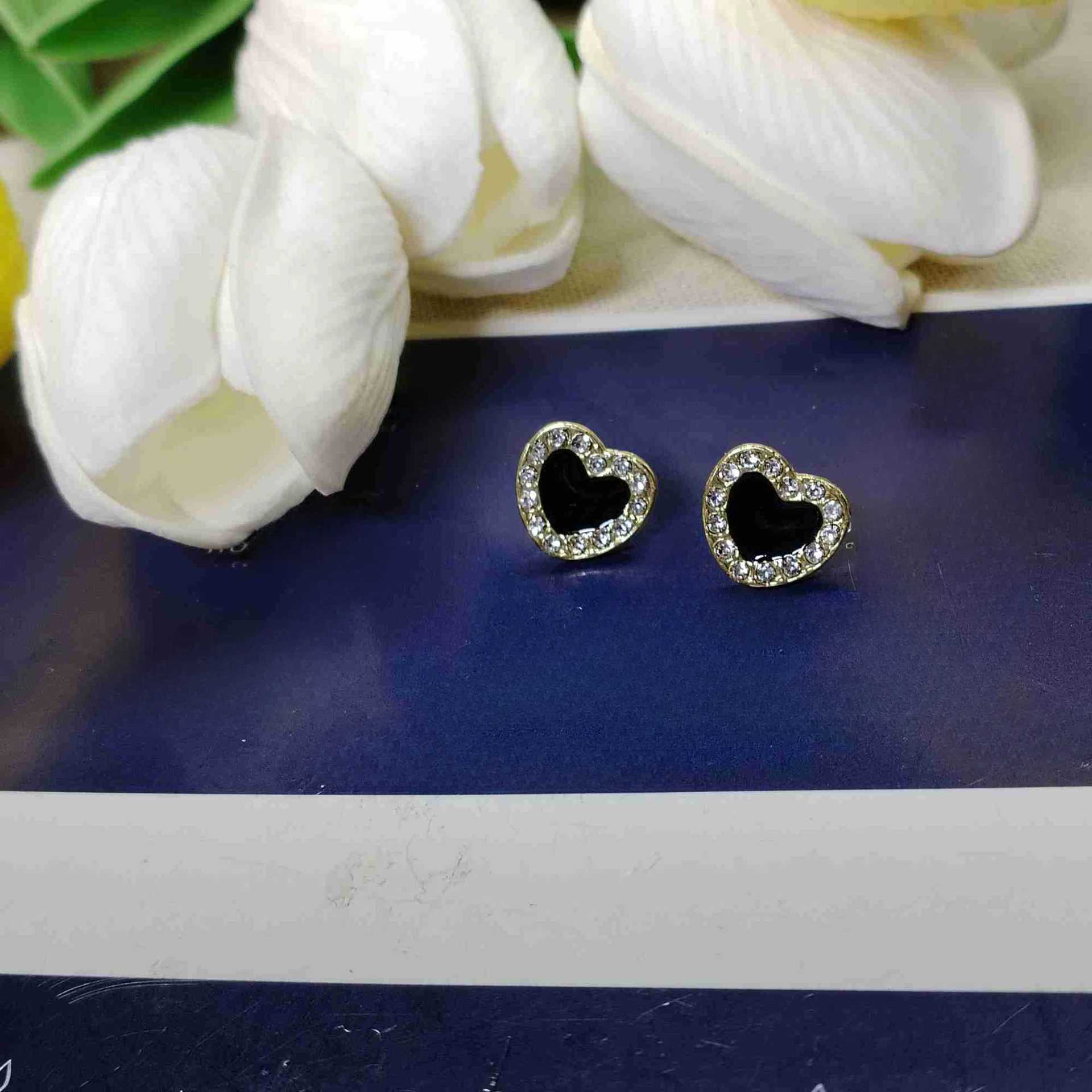Summer Engagement Enamel Cute Heart Stud Earrings Girls for Women Jewelry Luxury Black Earring Wedding Jewelry 2023 Girls GiftsX2409