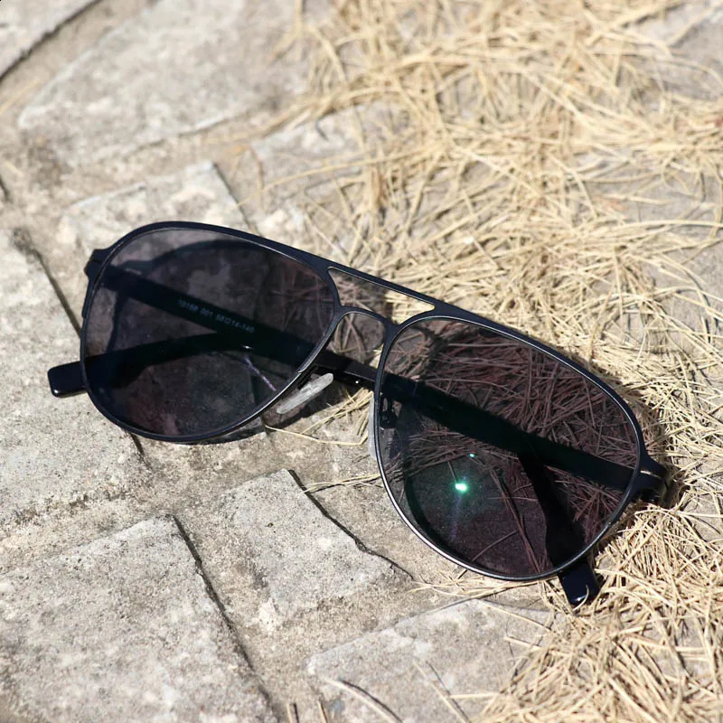 Myopia Sunglasses Finished Men Women Myopia Eyeglasses Frame with CR39 Sun Pochromism gray lens prescription Myopia Eyewear 240914