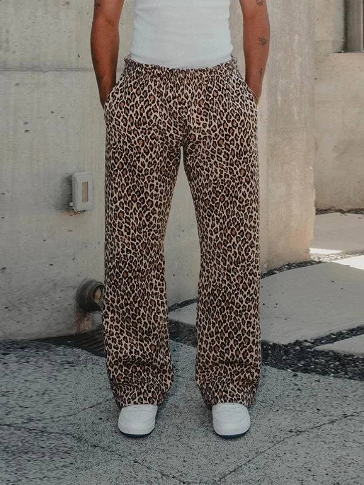 DEEPTOWN Leopard Print Sweatshirt American Retro 90s Wide Leg Leopard Pants Winter Warm Two Piece Sweatshirt Set Unisex Clothing 240918