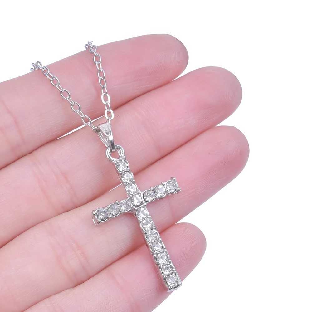 Cross Charm Necklace Crystal Pendant Necklace Womens Accessories Water Diamond Christ Cross Necklace Gift Fashion Jewelry W240918