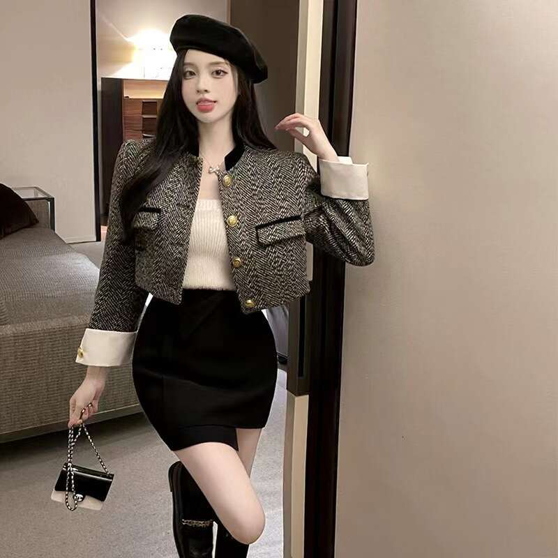 French Hepburn small fragrance temperament high-end coat socialite style niche fashion short top 24 autumn